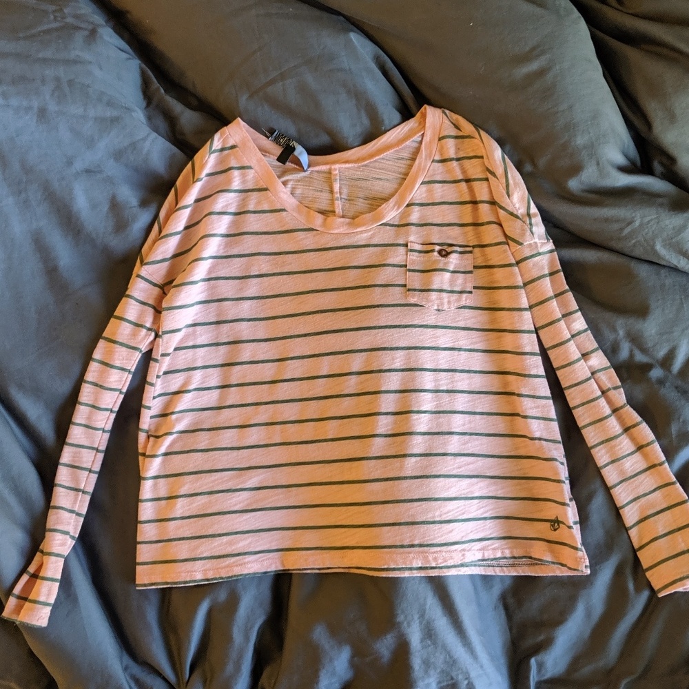 Volcom peach long sleeve slightly cropped tee